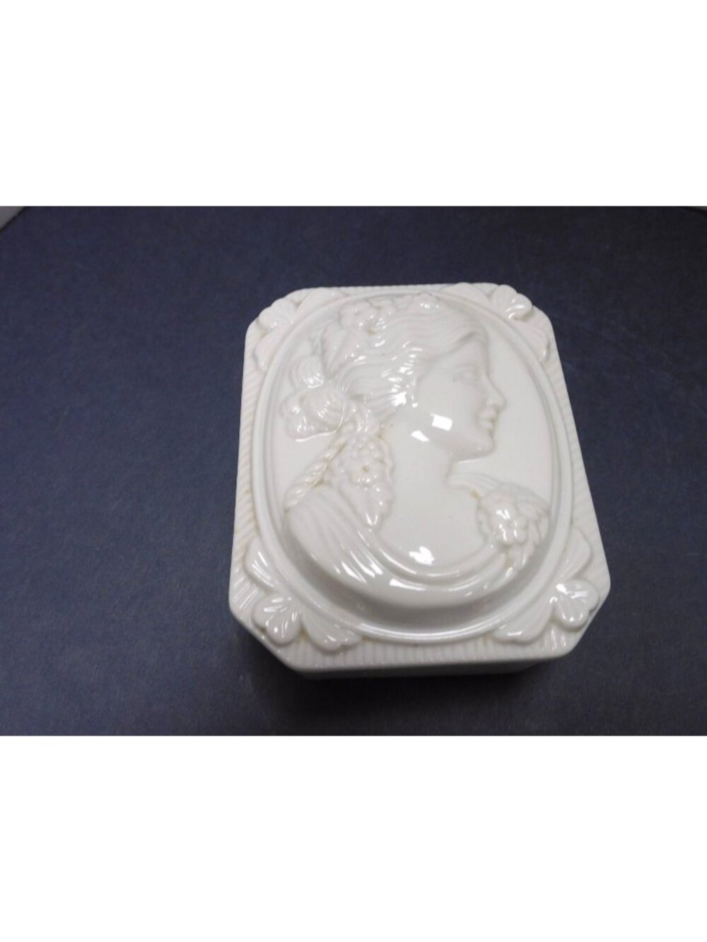 Vintage I.W. Rice Vanity Trinket Dresser Box Cameo White Porcelain DW506